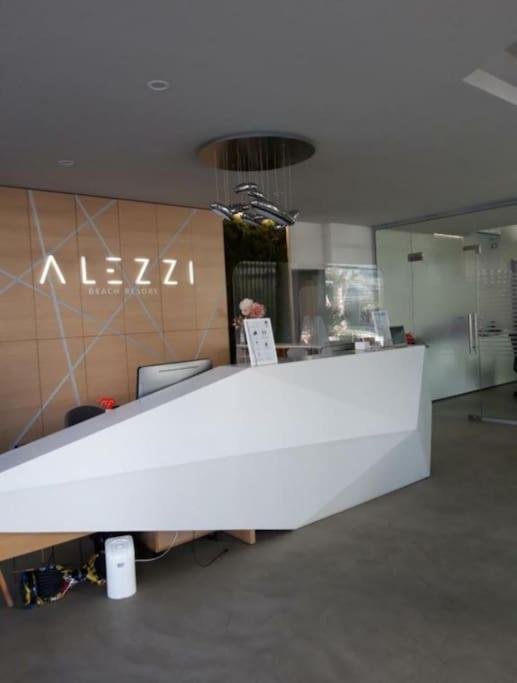 Alezzy Beach Apartament Prima Linie La Mare Năvodari Kültér fotó