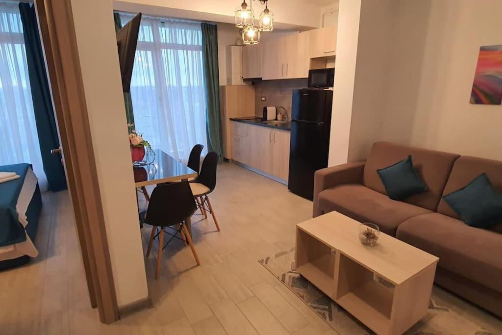 Alezzy Beach Apartament Prima Linie La Mare Năvodari Kültér fotó
