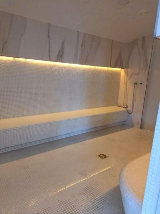 Alezzy Beach Apartament Prima Linie La Mare Năvodari Kültér fotó